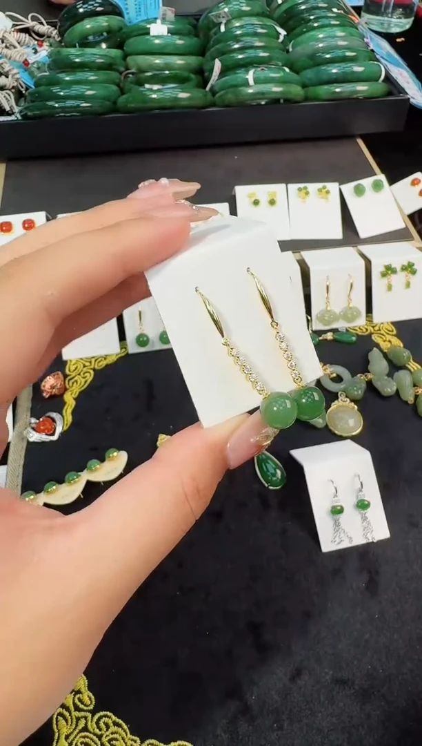 【闪购商品】和田玉（碧玉）银S925镶嵌耳环9+