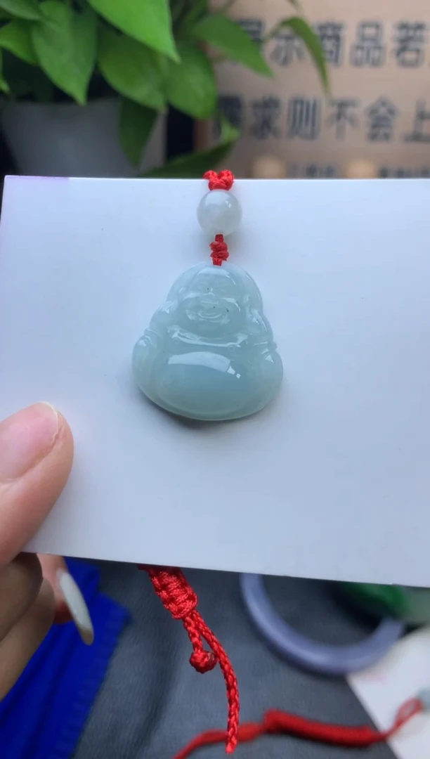 翡翠未镶嵌颈饰佛公