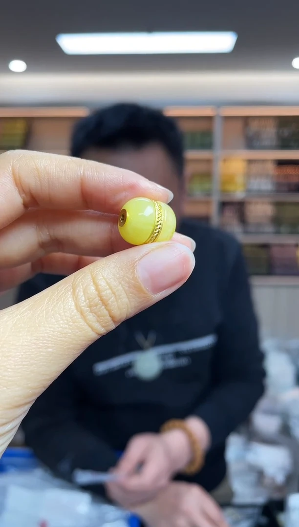 【闪购商品】蜜蜡裸石未镶嵌多样性发一件