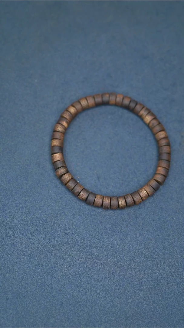 沉香手串海南莺歌绿棋单圈片片珠