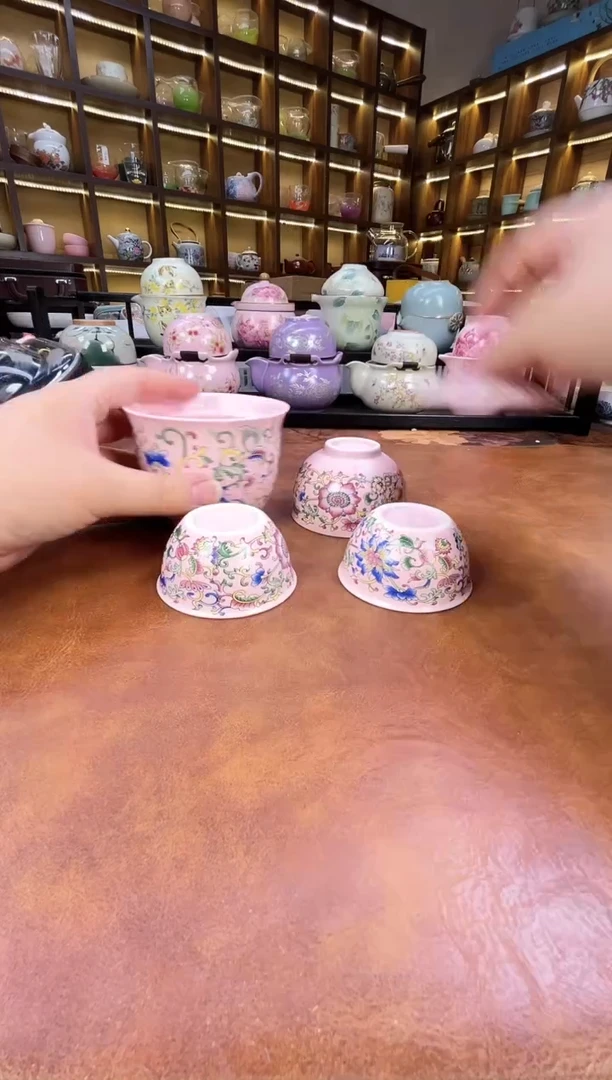 哑光粉珐琅彩旅行套装