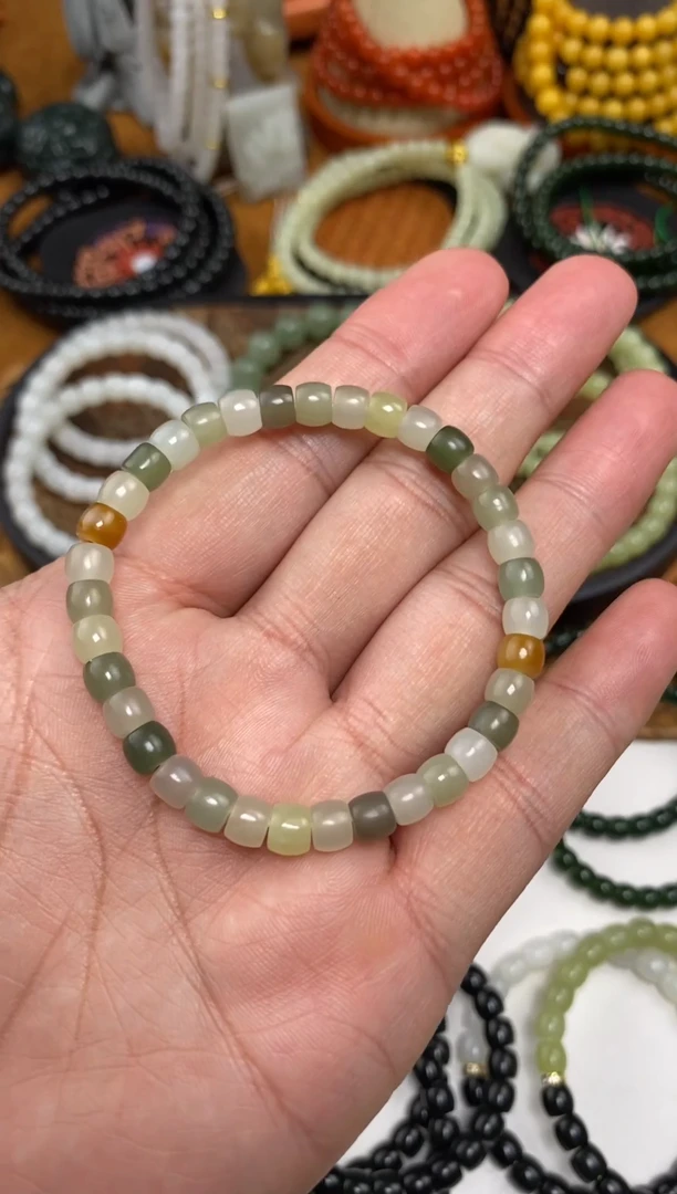 颈饰未镶嵌和田玉手串