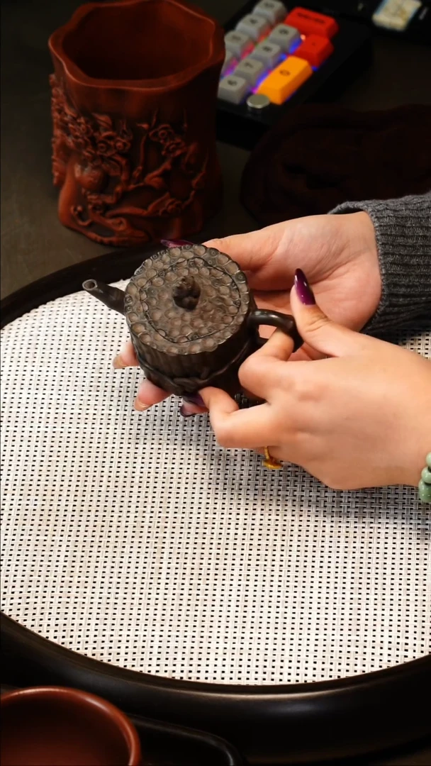 潘春芳 一捆竹 柴烧 100c/笔筒