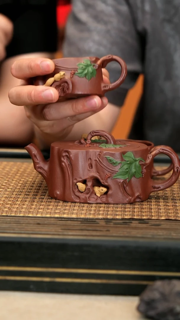 茶壶紫砂童*渼WXT65《松鼠葡萄桩》套组