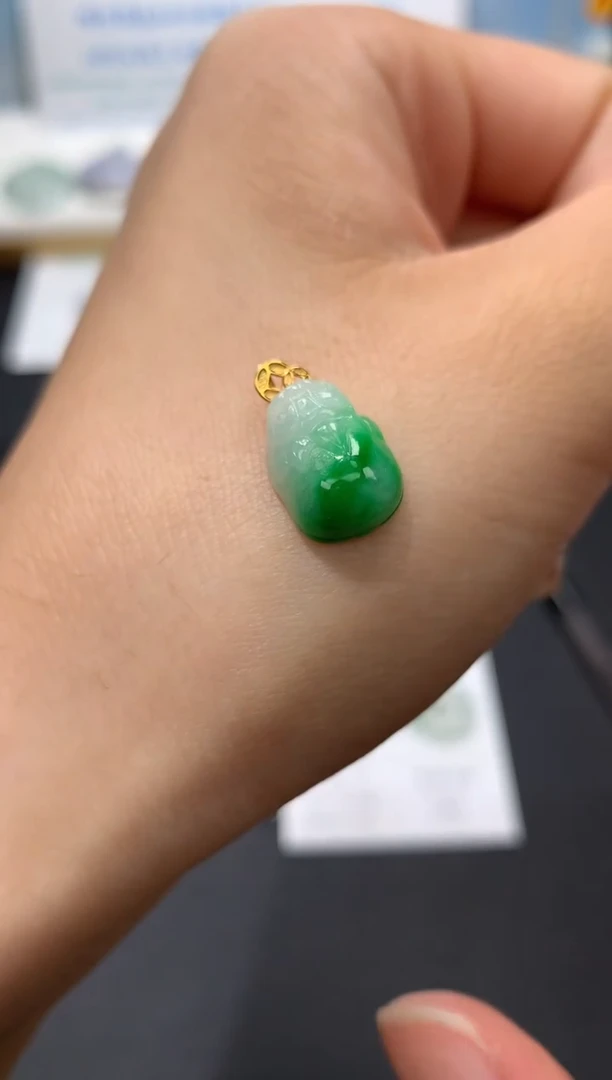 翡翠18K金镶嵌颈饰模式推广期48小时鉴赏期