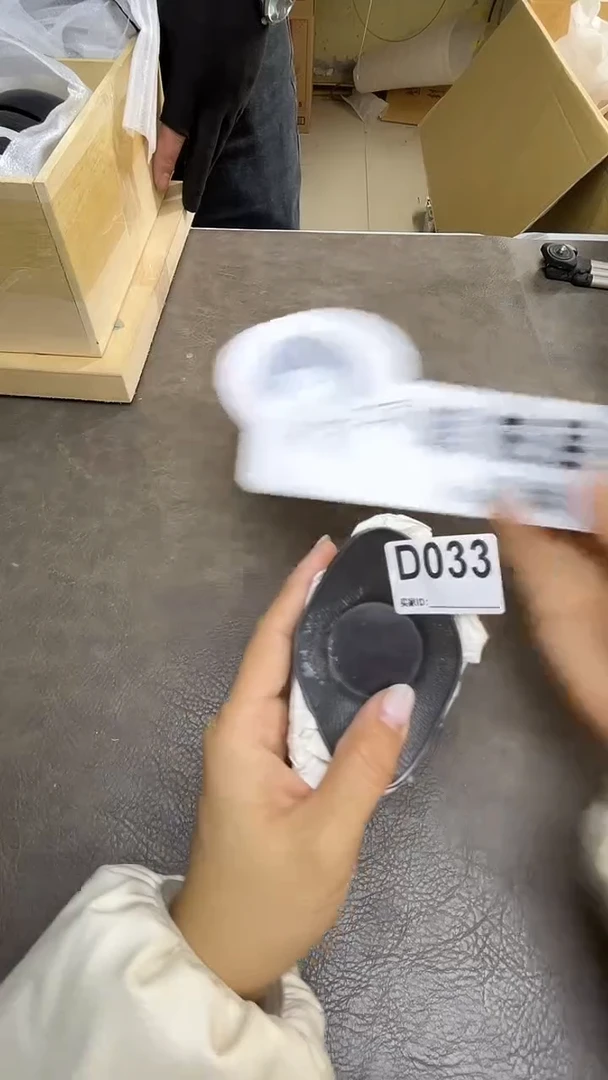 瓷片我****火默认微瑕，谨慎参拍D033