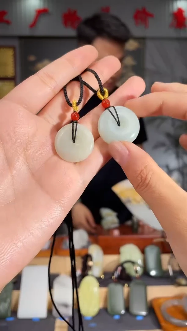 和田玉未镶嵌颈饰拍一发一 多样性发货