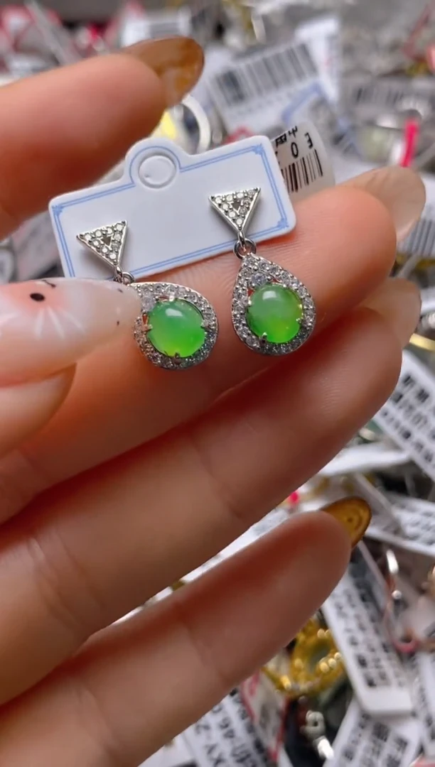 银S925镶嵌戒指翡翠百内无证书