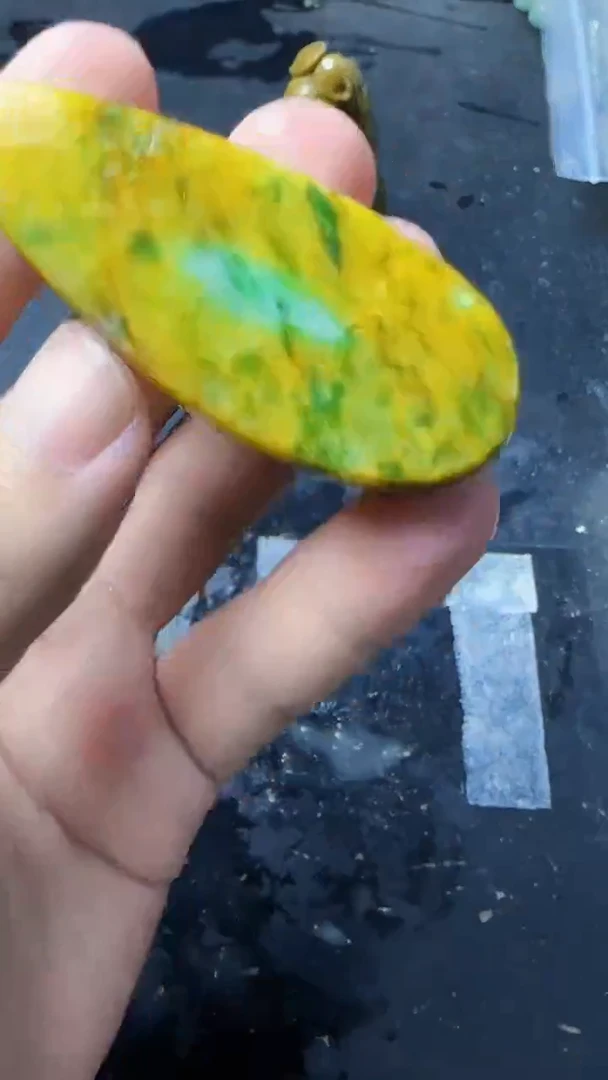 未镶嵌挂件翡翠071