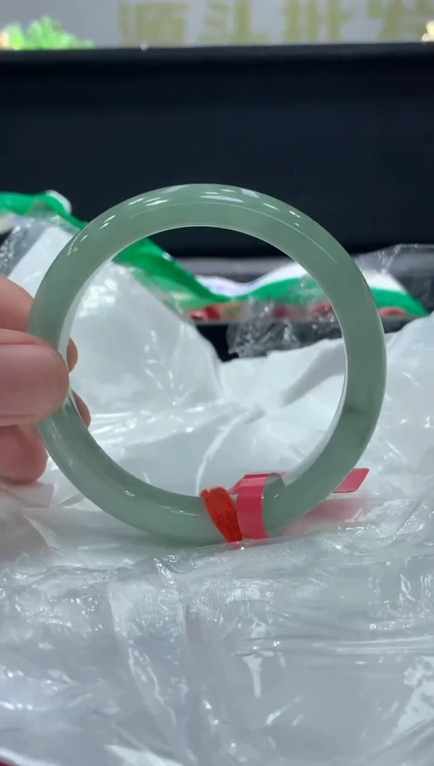 未镶嵌手镯翡翠翡翠手镯