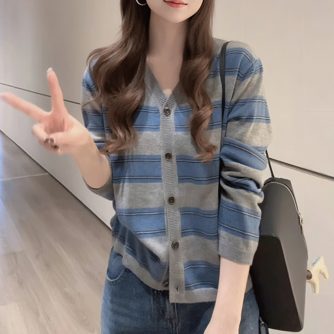 巨好看的秋季穿搭条纹针织衫女2025新款v领针织开衫毛衣外套上衣