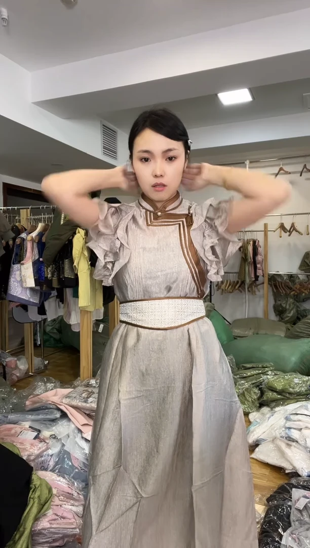 XL码      115-125斤   裙子