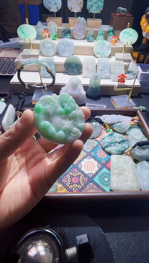 颈饰未镶嵌翡翠99