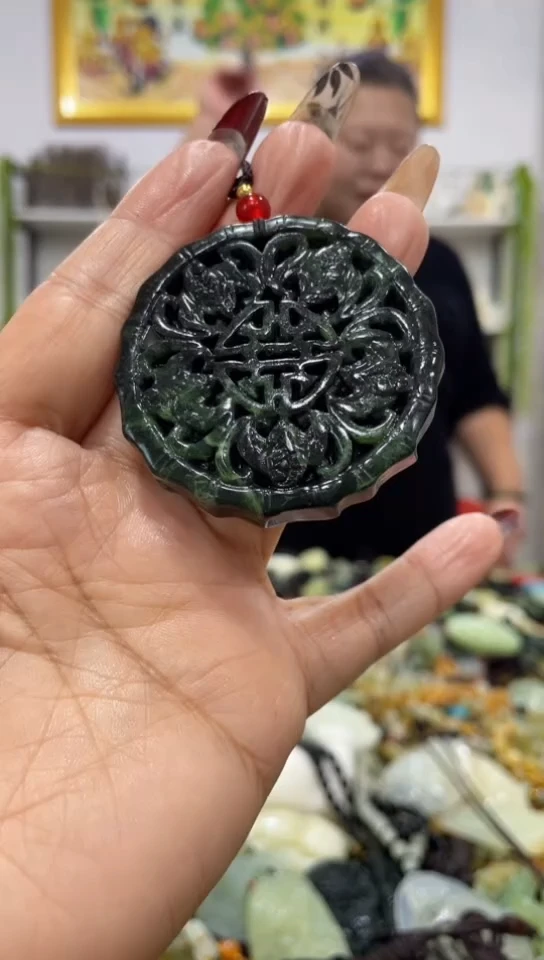 未镶嵌蛇纹石玉吊坠?****?