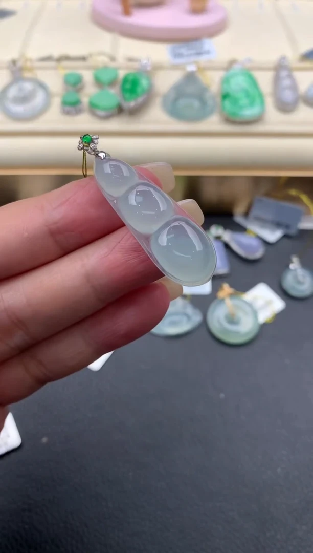 【闪购商品】翡翠颈饰18K金镶嵌Q722      