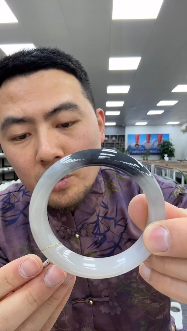 【闪购商品】和田玉手镯未镶嵌57  171