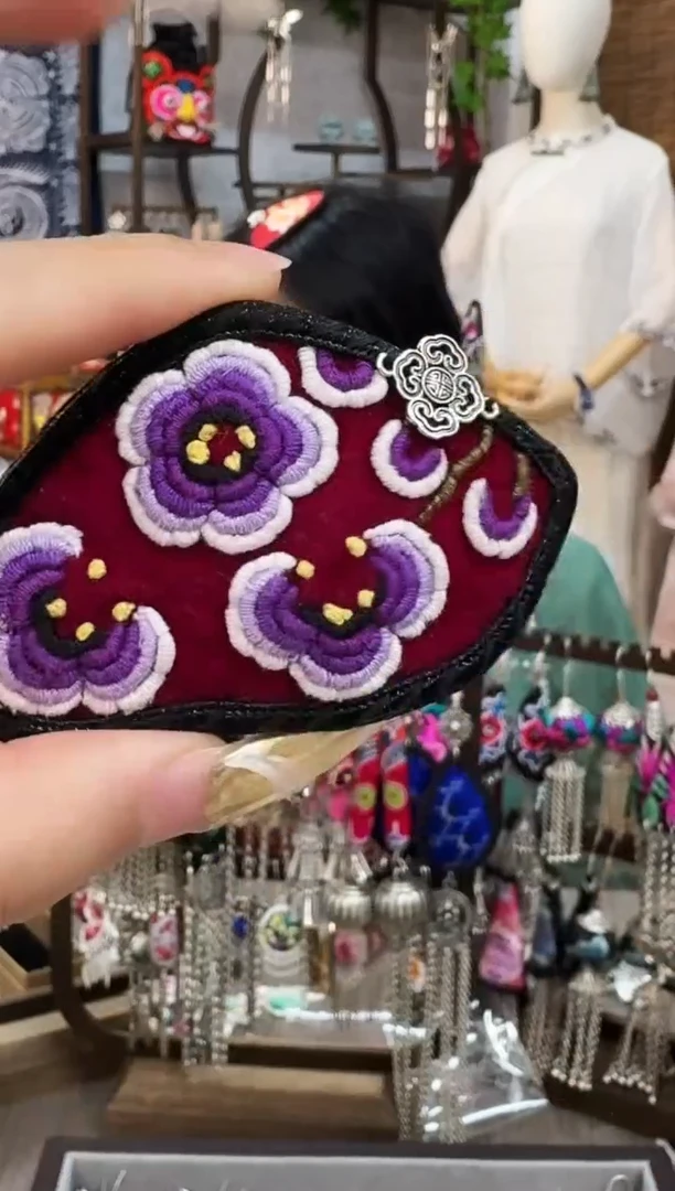 织绣圆*噜云织瑶非遗老绣饰品207