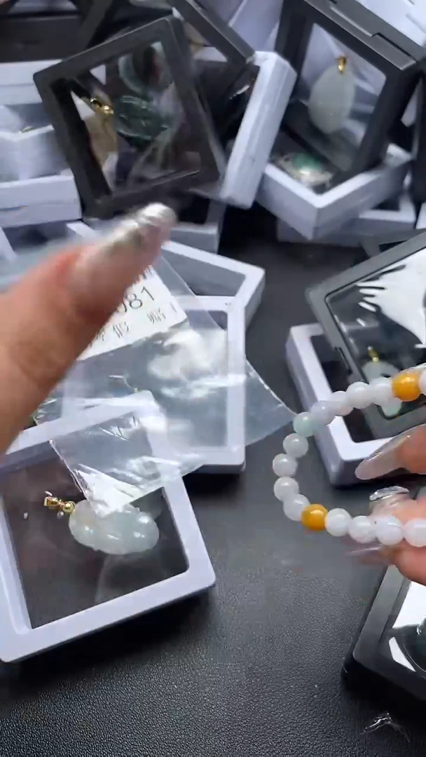 吊坠(不含链)未镶嵌翡翠9081
