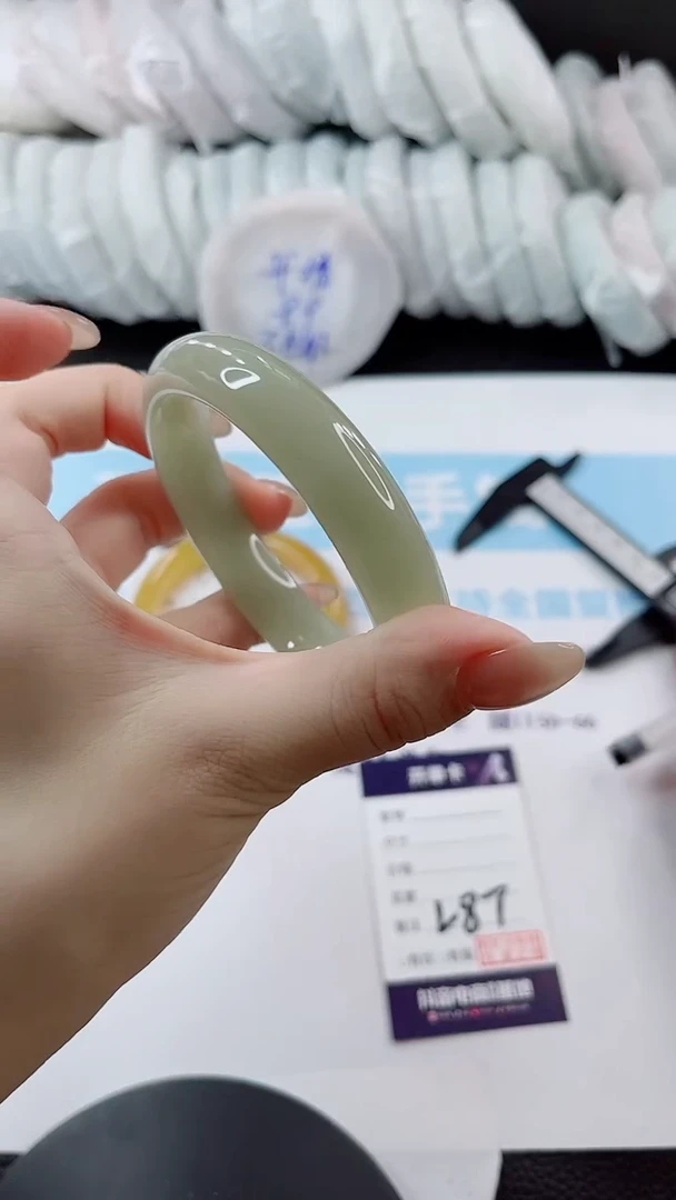 未镶嵌手镯石英质玉多样性发货L87-63