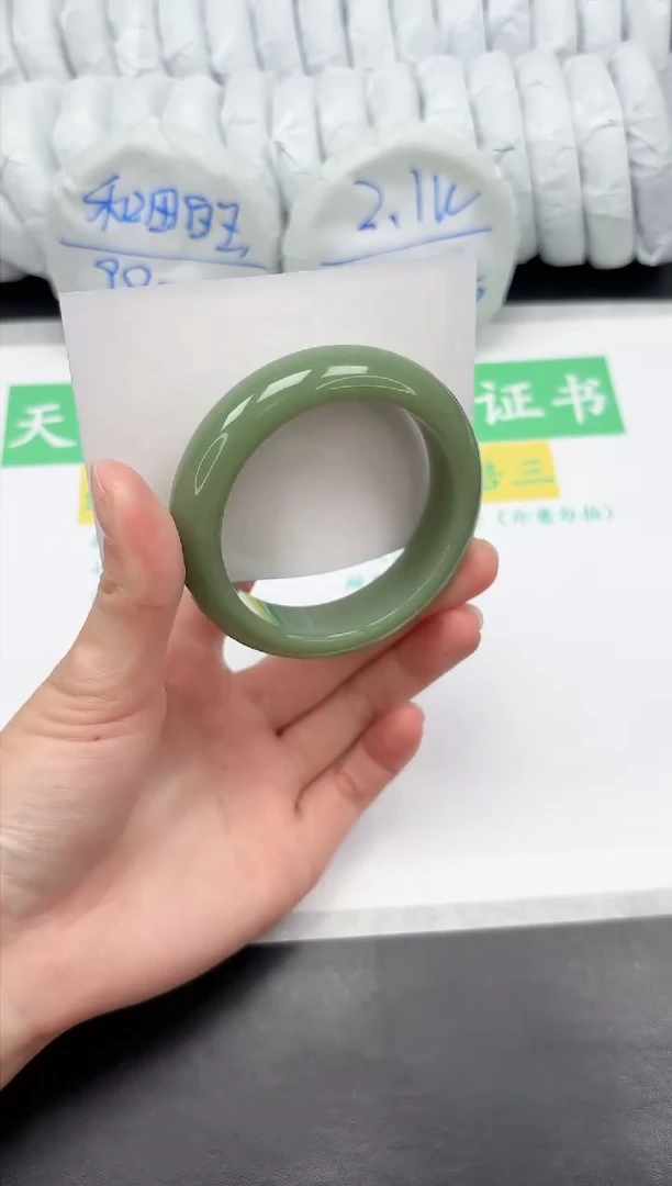 【闪购商品】石英质玉手镯未镶嵌56-54.7