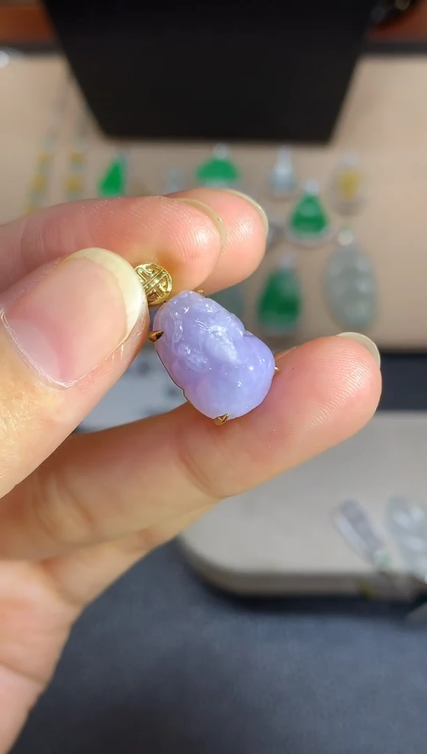 颈饰18K金镶嵌翡翠貔貅【无服务费