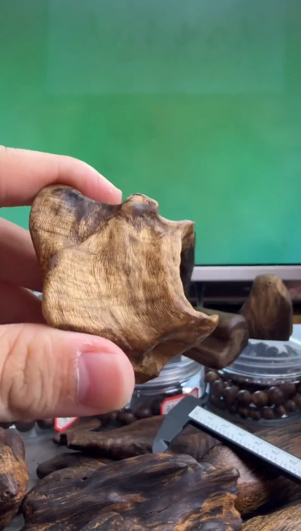 沉香手把件多样性发一