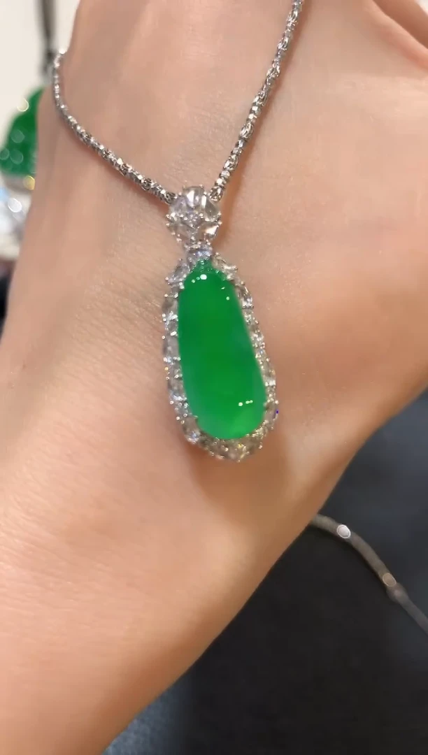 吊坠(不含链)18K金镶嵌翡翠z142