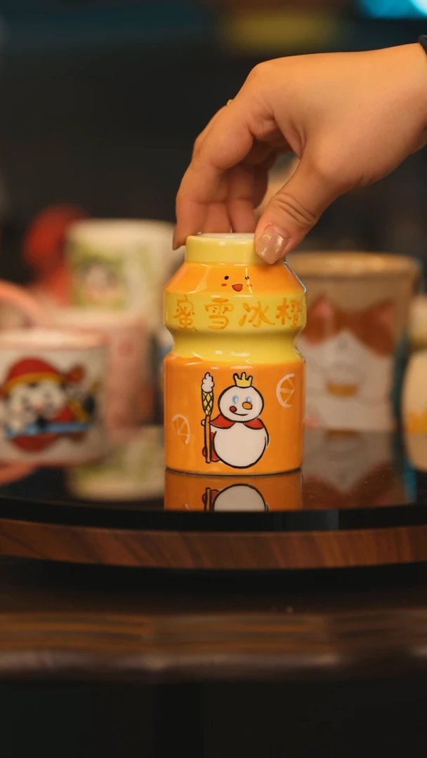 【闪购商品】摆件景德镇釉下彩绘设计师款式陶瓷