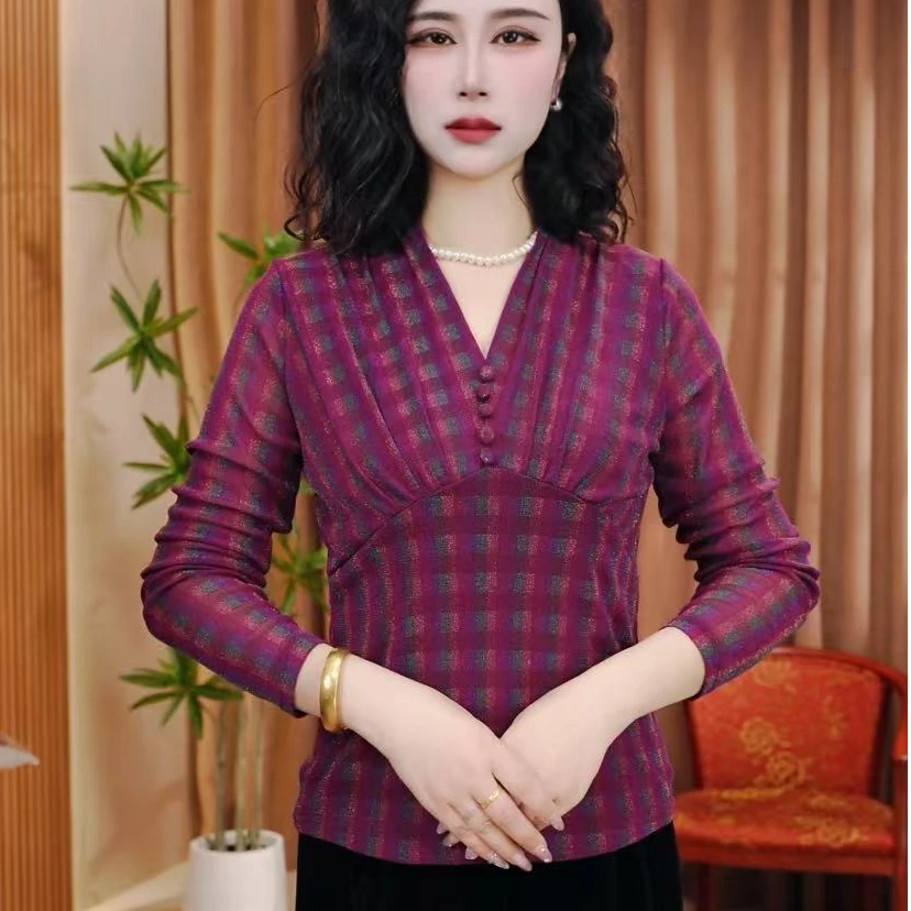 春季新款时尚V领褶皱彩虹格洋气百搭长袖小衫弹力网纱显瘦打底衫
