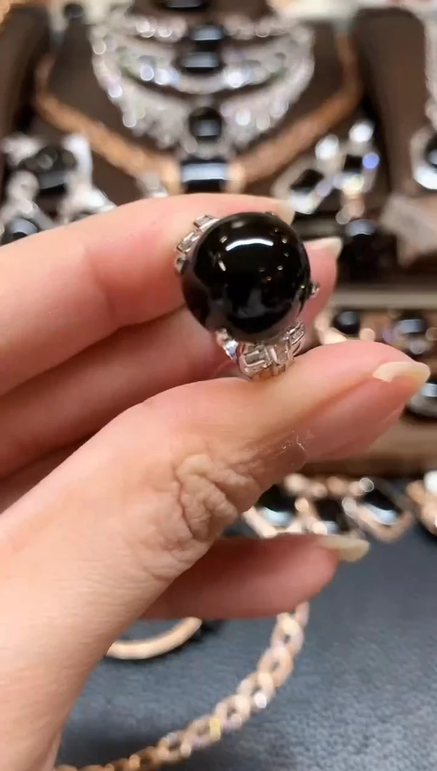 18K金镶嵌戒指翡翠z193 不退换