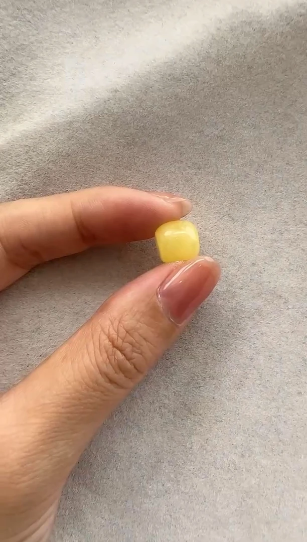 【闪购商品】琥珀裸石未镶嵌10205295-配饰