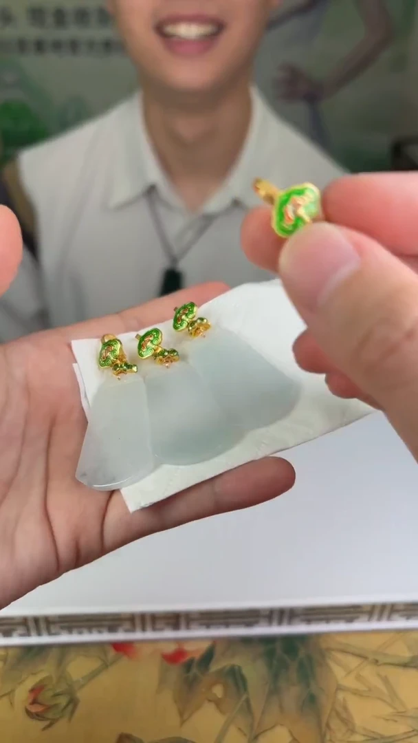 颈饰未镶嵌翡翠翡翠多样性发其一