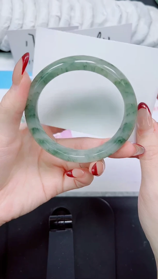 【闪购商品】石英质玉手镯未镶嵌307