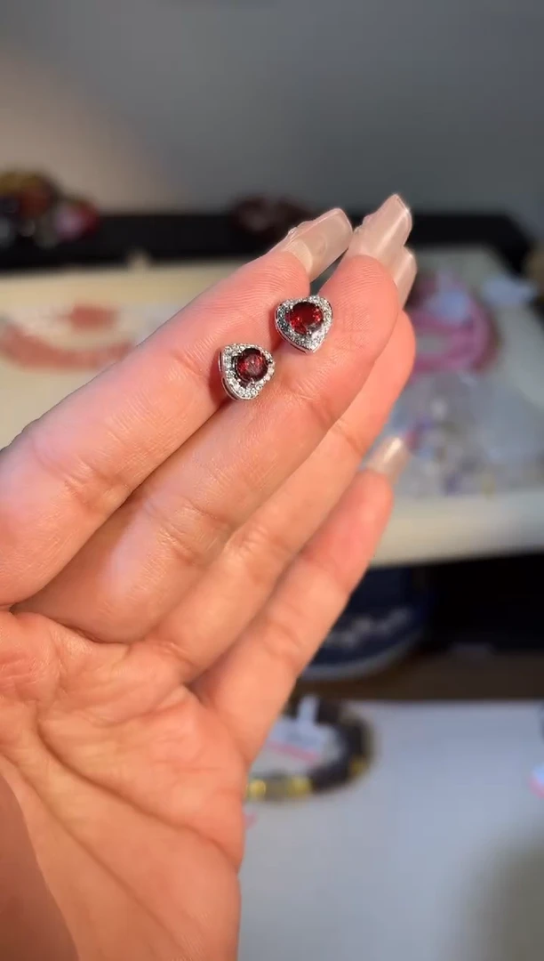 银S925镶嵌耳钉石榴石k496多样性发货一件