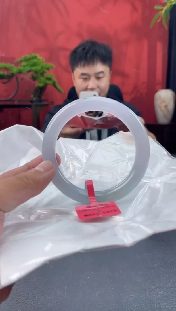 翡翠手镯未镶嵌7