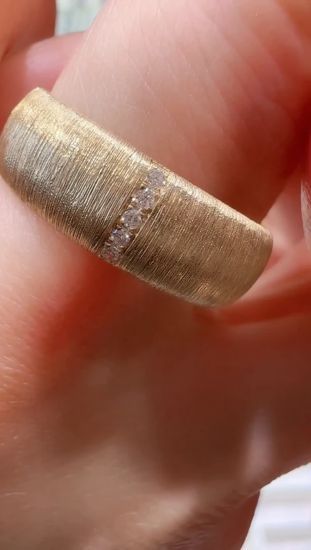 【闪购商品】钻石戒指18K金镶嵌拉丝戒指