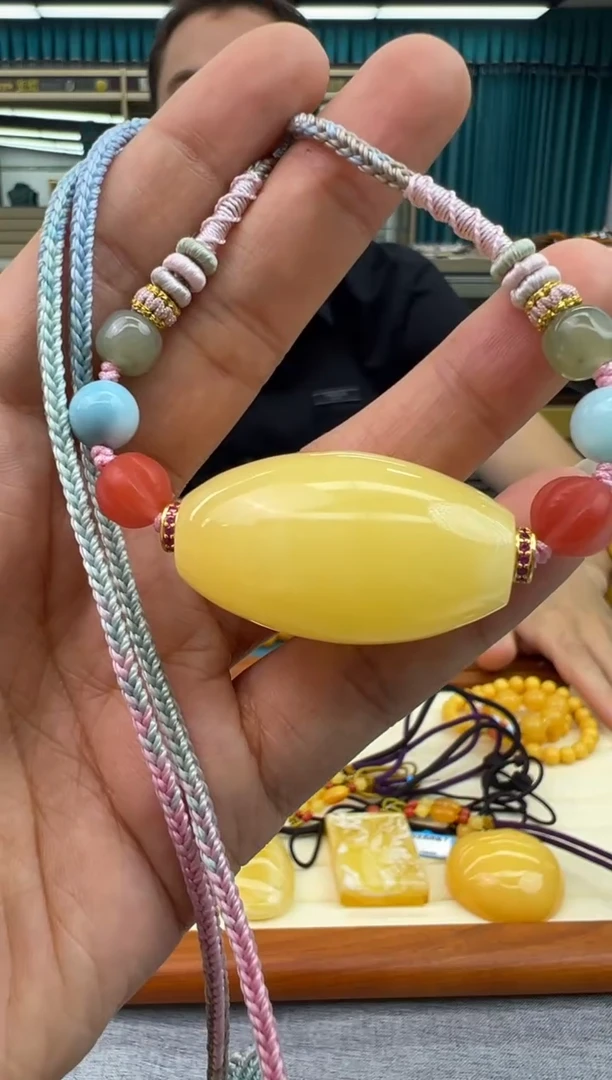 未镶嵌颈饰琥珀156秒拍号 假一罚三