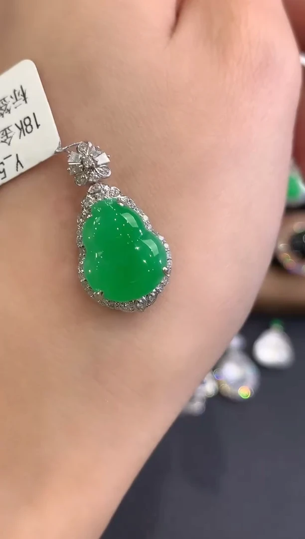 吊坠(不含链)18K金镶嵌翡翠a180
