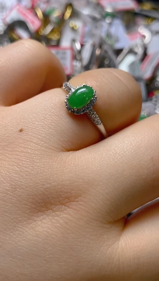 银S925镶嵌戒指翡翠百内无证书