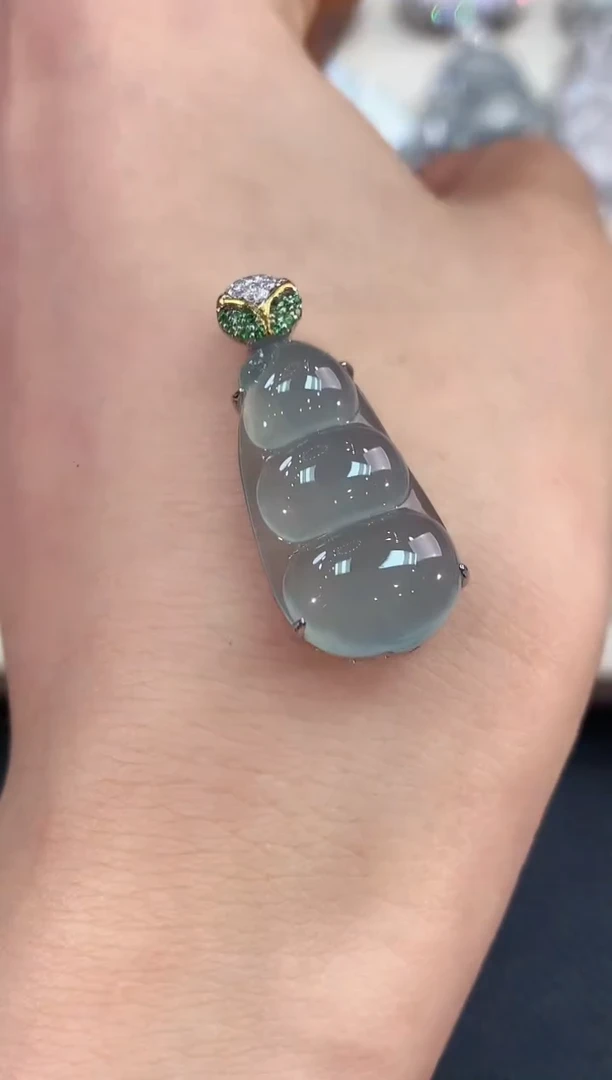 【闪购商品】翡翠吊坠(不含链)18K金镶嵌 B56