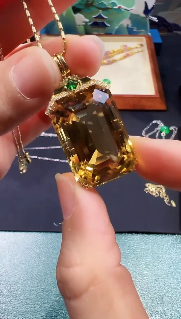 【闪购商品】黄晶颈饰18K金镶嵌吊坠