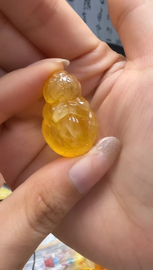 裸石琥珀未镶嵌如图