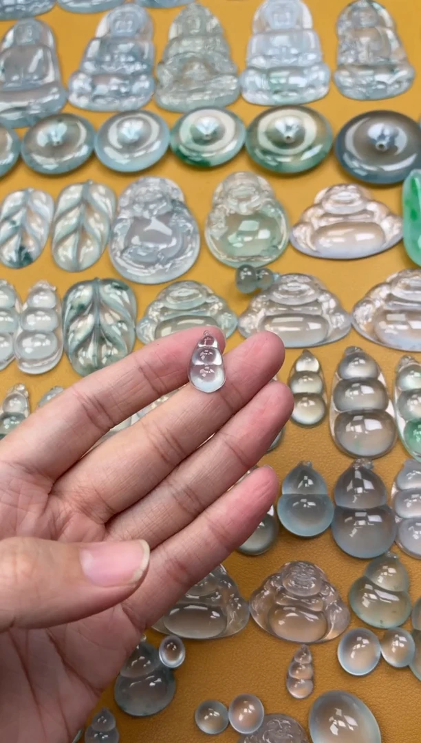 吊坠(不含链)未镶嵌翡翠19 豆子 17 9.7 5.0