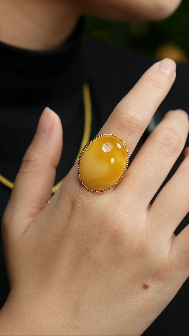 银S925镶嵌蜜蜡戒指爱心托