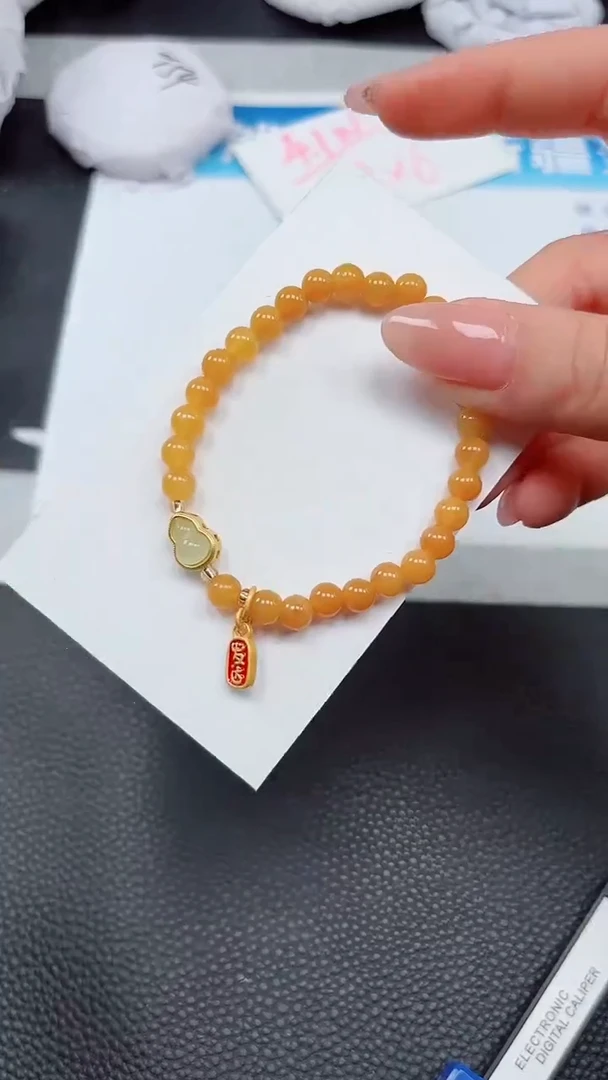 【闪购商品】石英质玉手镯未镶嵌金湖路