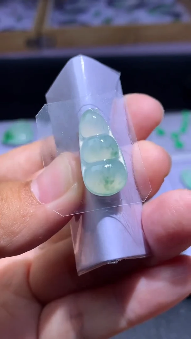 未镶嵌定制翡翠毛货22.7-10.8-4