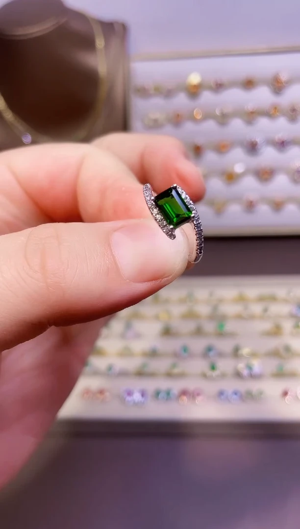 【闪购商品】透辉石戒指银S925镶嵌一枚