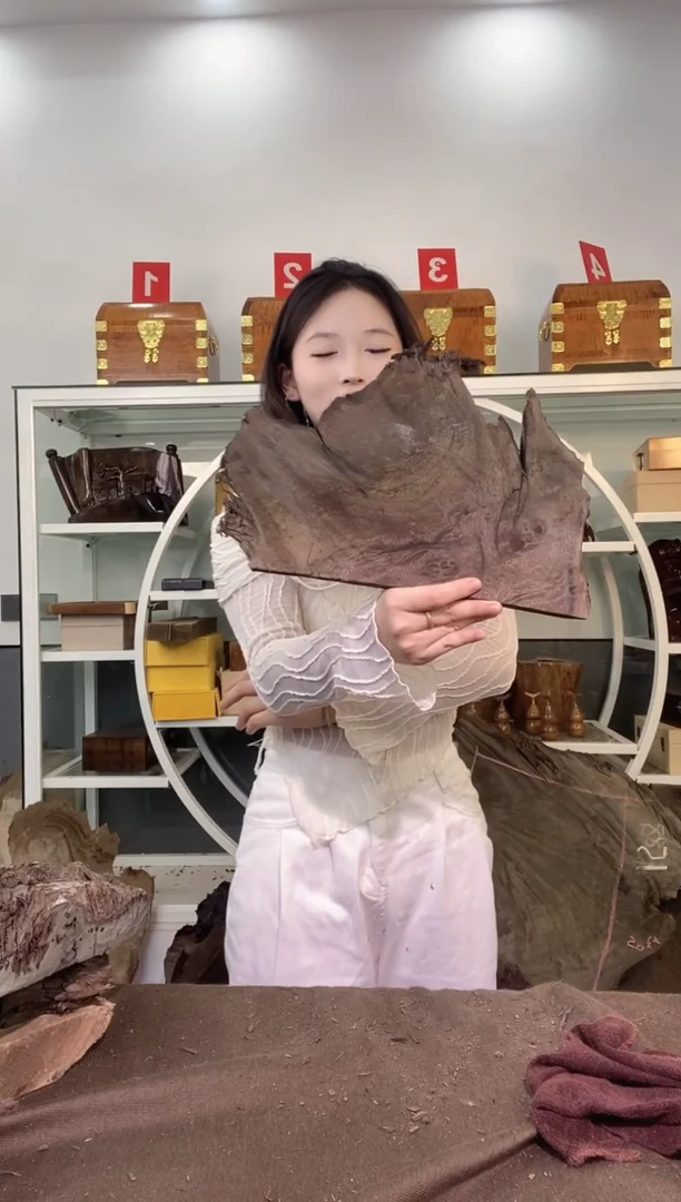 皮****_金丝楠木原料木材