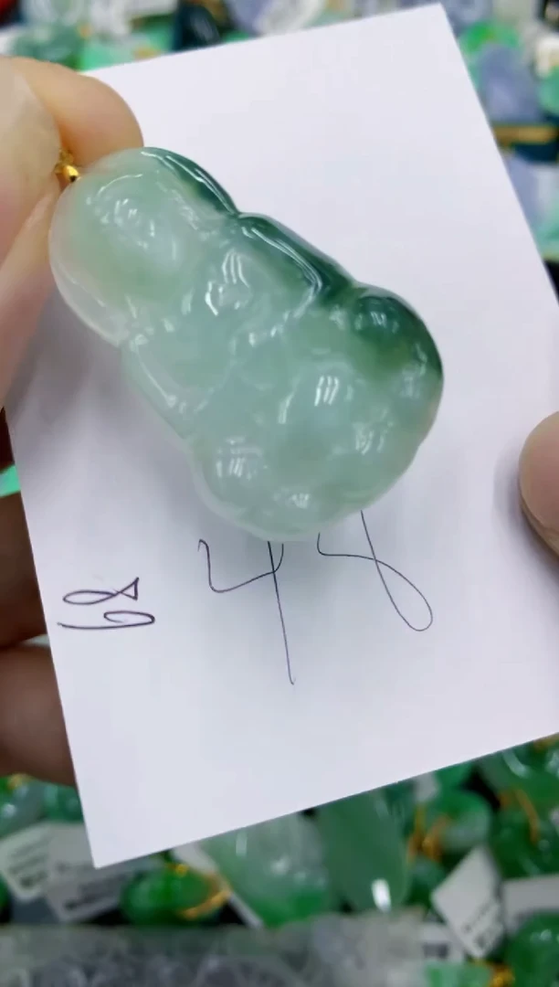 翡翠未镶嵌颈饰1111111111