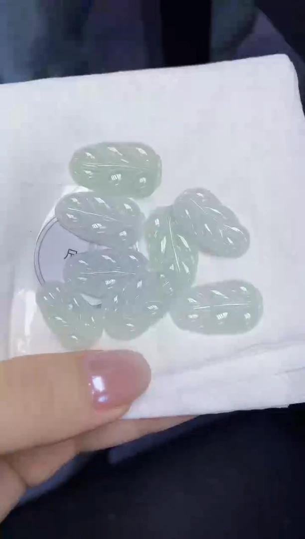 翡翠未镶嵌颈饰天然缅甸翡翠A货多样性发其一
